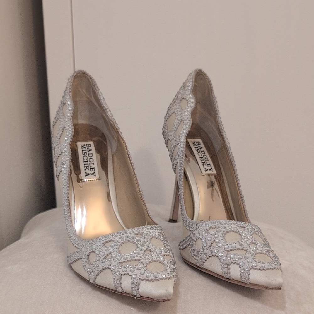 Badgley Mischka Women's Silver Heels - Size 6.5